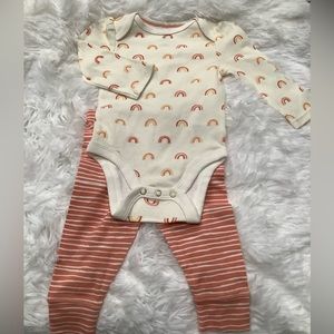 NWOT | Baby Girl’s 0-3 months rainbow onesie and tights/pants set
